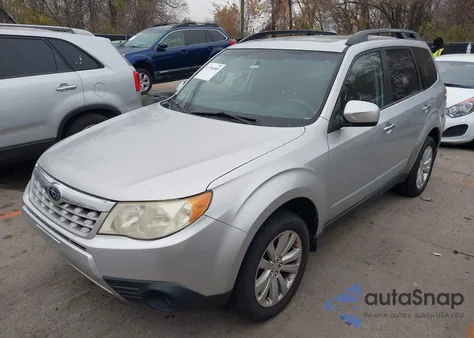 2011 Subaru Forester 2.5X Premium из США, поврежденный, VIN JF2SHBDC7BH731533